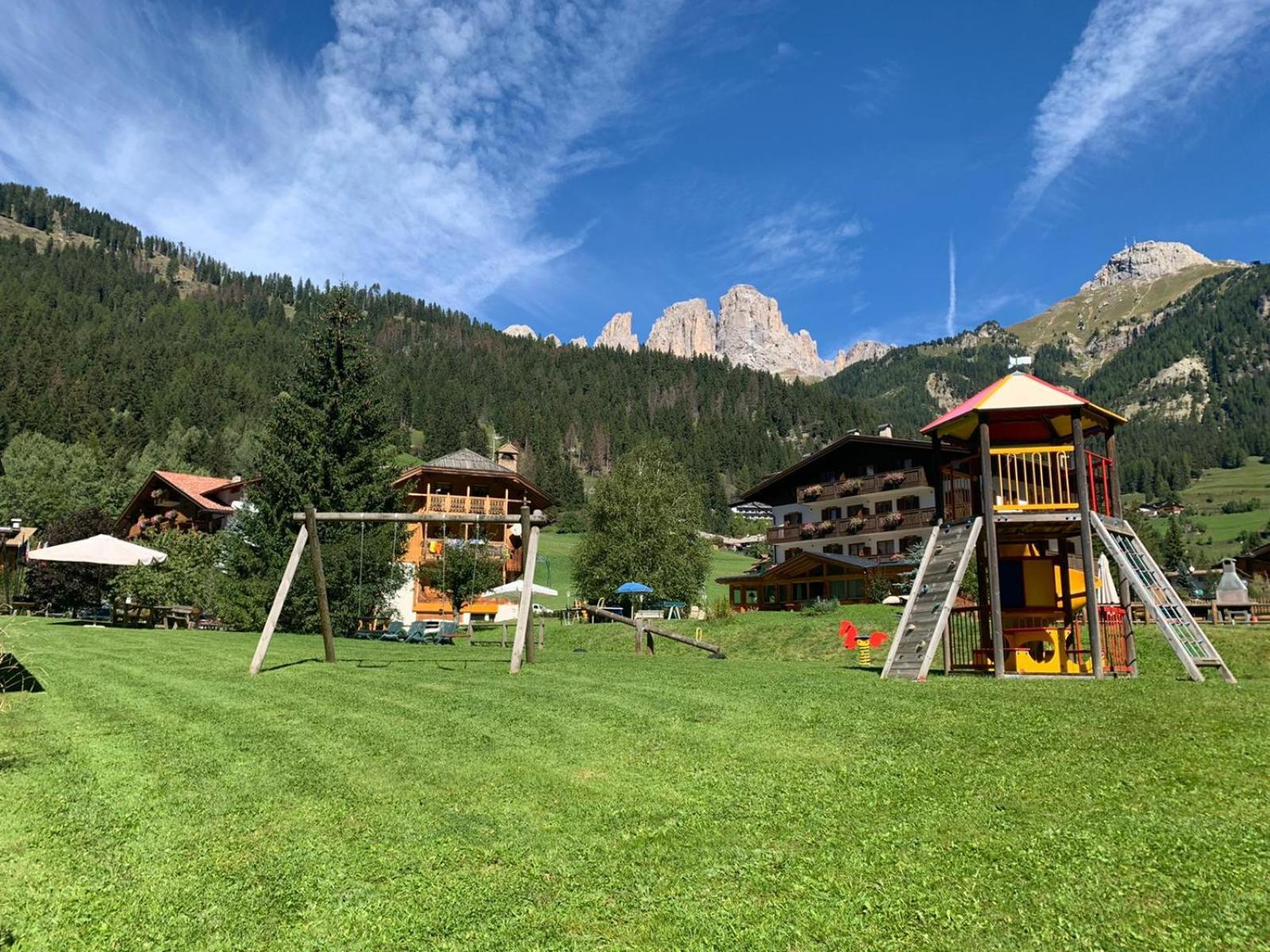 Alpenhotel Panorama Campitello di Fassa Eksteriør billede