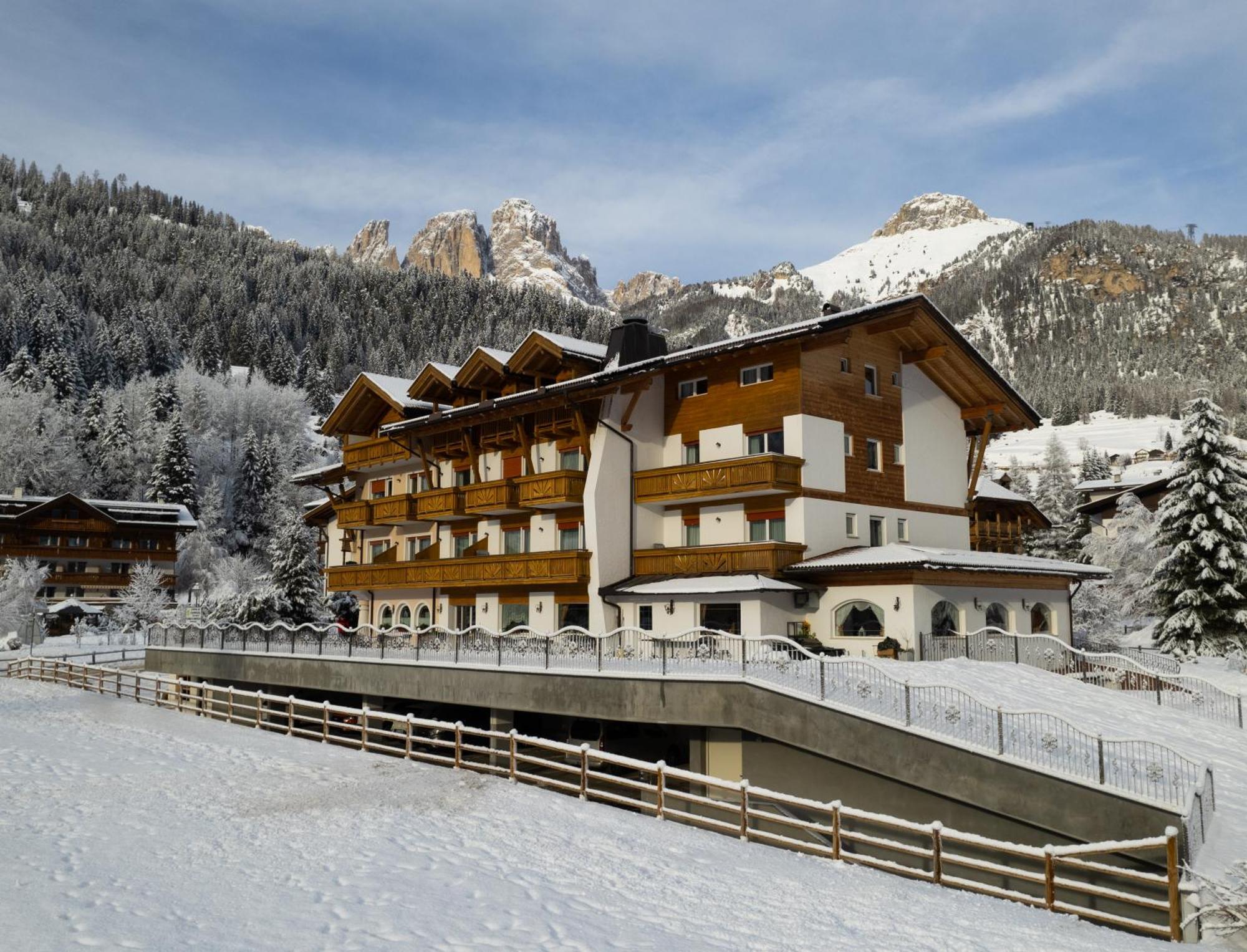 Alpenhotel Panorama Campitello di Fassa Eksteriør billede