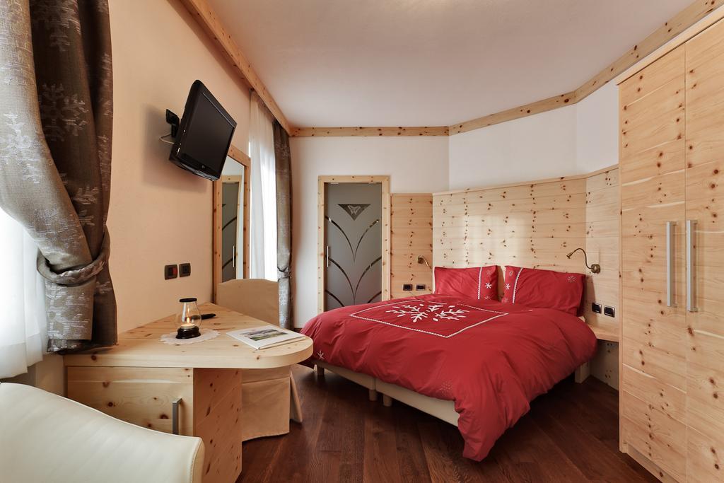 Alpenhotel Panorama Campitello di Fassa Eksteriør billede